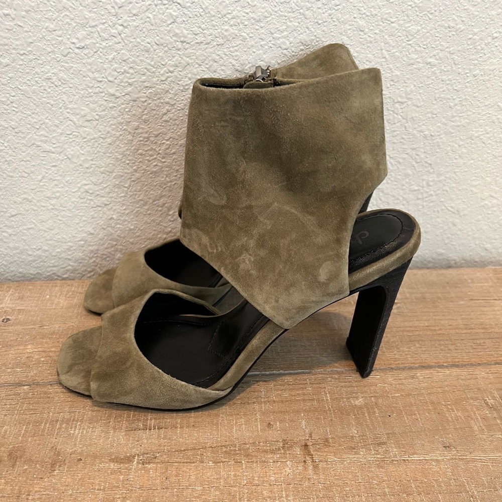 Charles David Gently Bootie Olive Green Suede Peep Toe High Heel Size 6